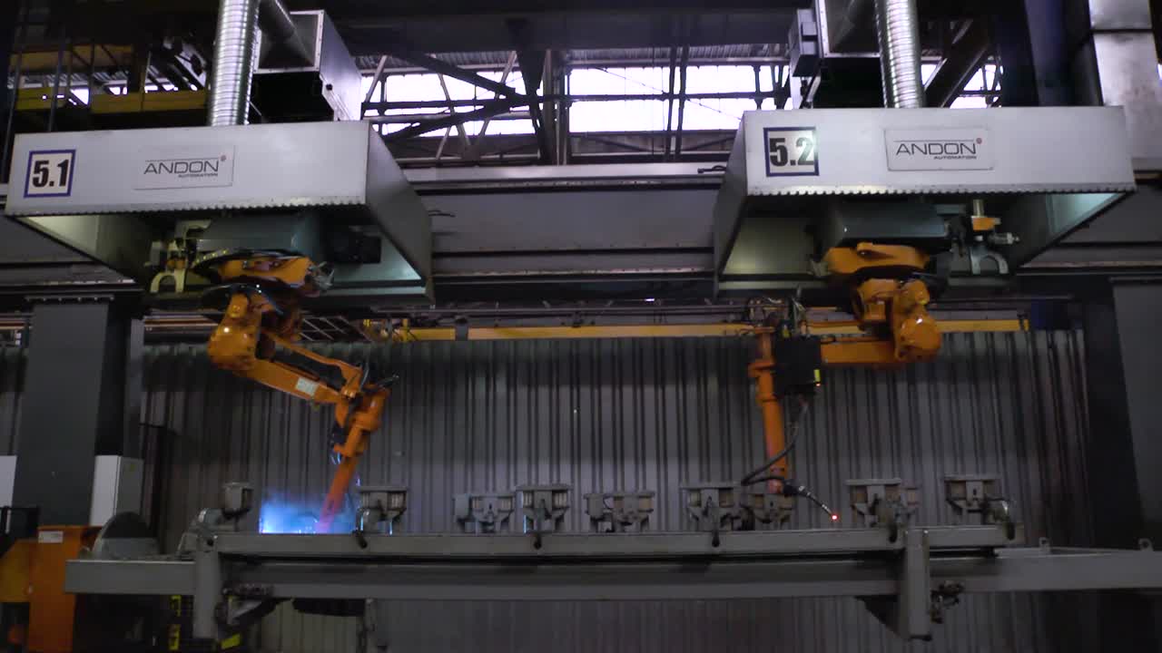 автоматизированный процесс сварки на заводе