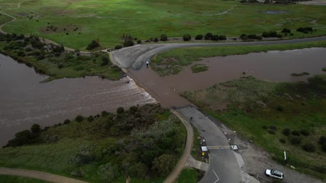 órbita aérea río inundación carretera detener el tráfico, altona melbourne