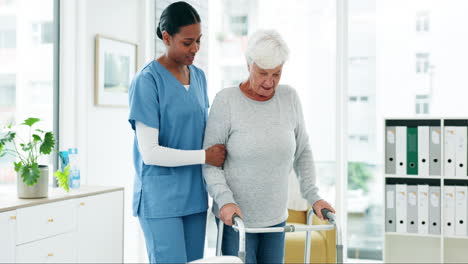 Alte-Frau-Mit-Behinderung,-Krankenschwester