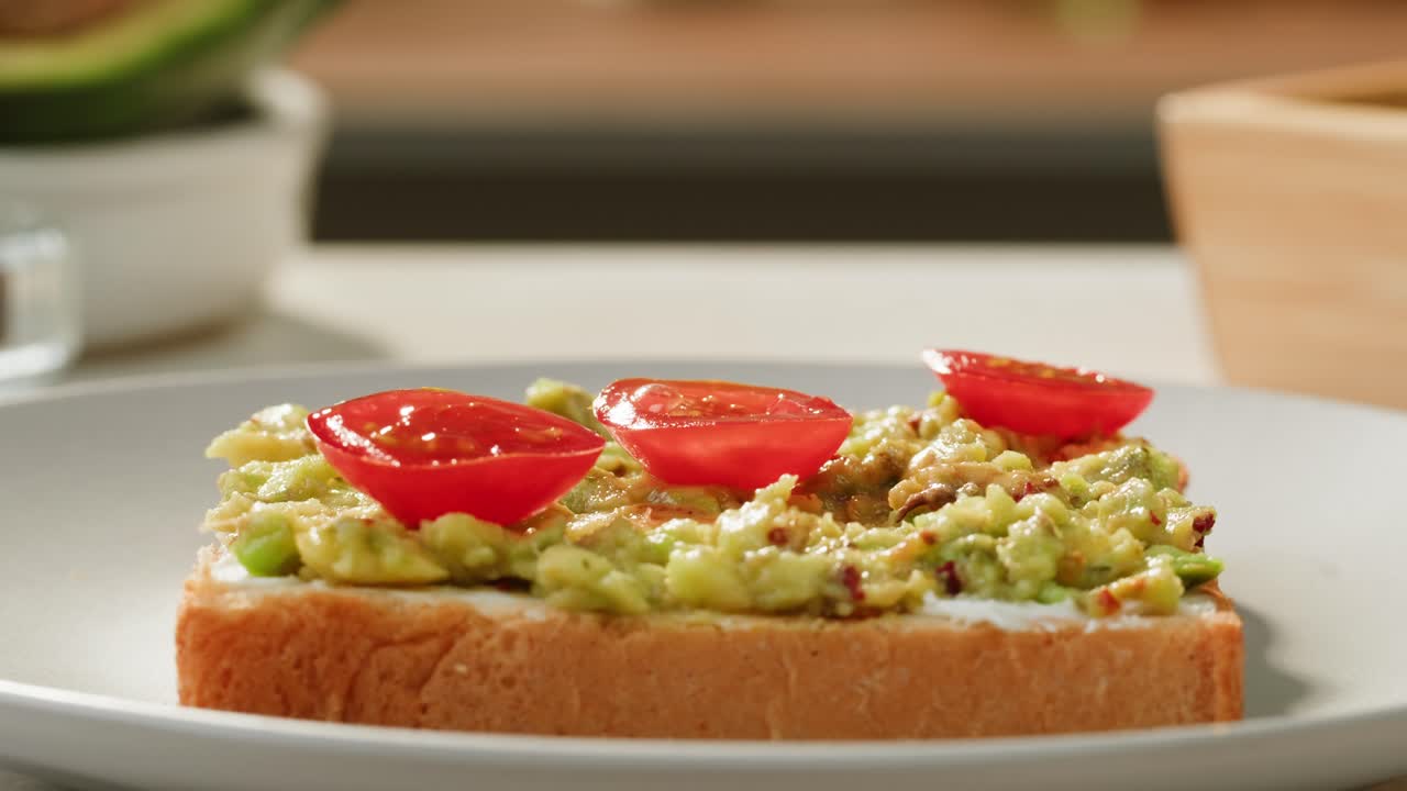 Avocado Toast with Tomatoes