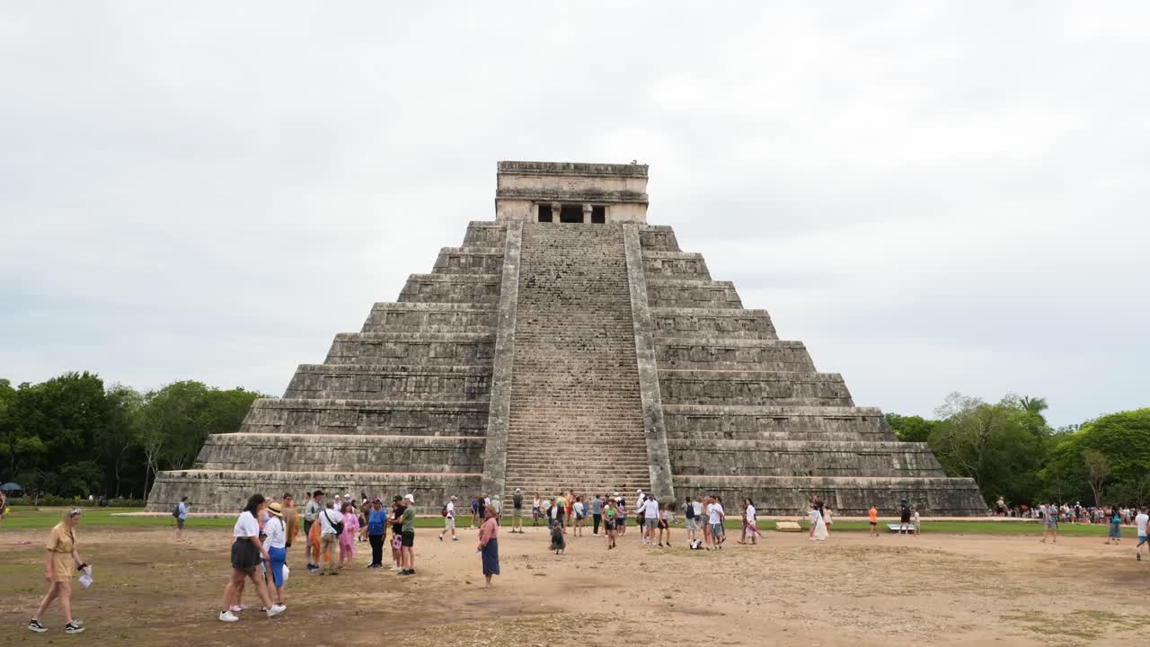 Most famous of the buildings in the Chichen Itza archeological site,Temple of Kukulcán (El Castillo)