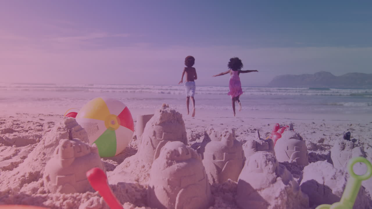 해변에서 달리는 아프리카계 미국인 형제자매의 애니메이션