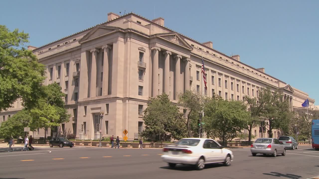 교통량이 1을 통과하는 워싱턴 dc의 국가 기록 보관소 건물