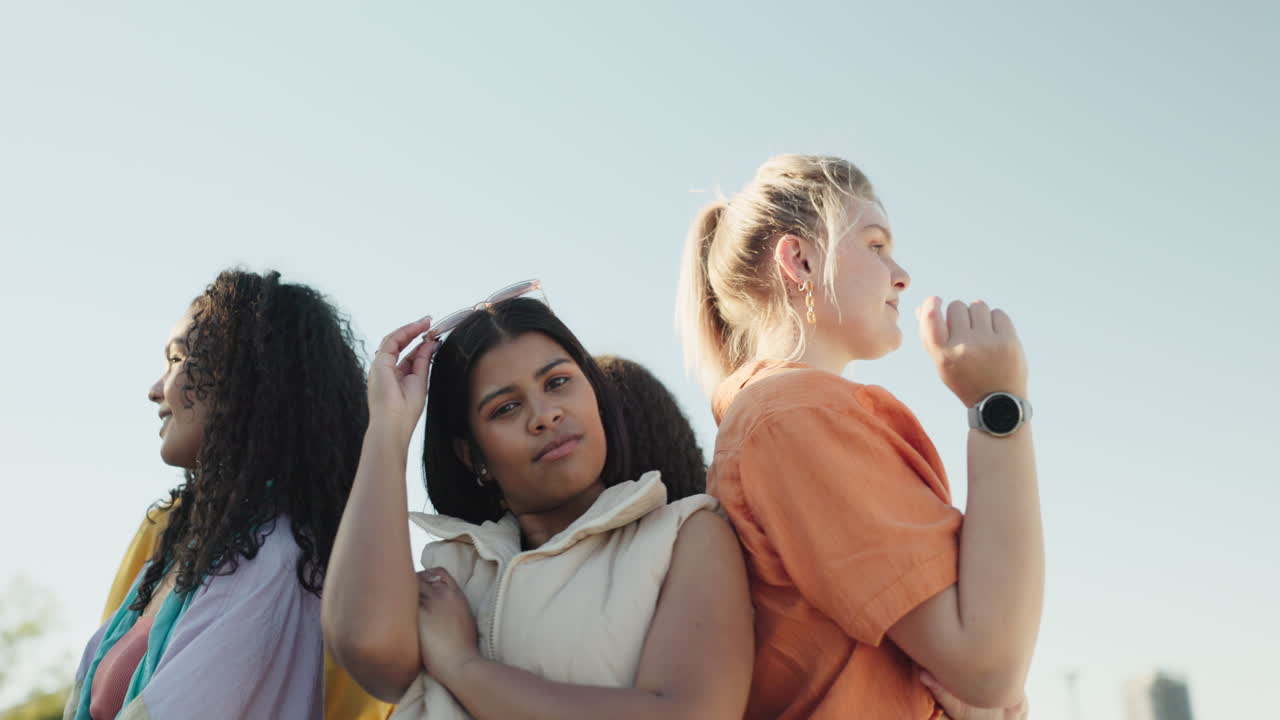 친구, 패션 및 여성 그룹의 얼굴