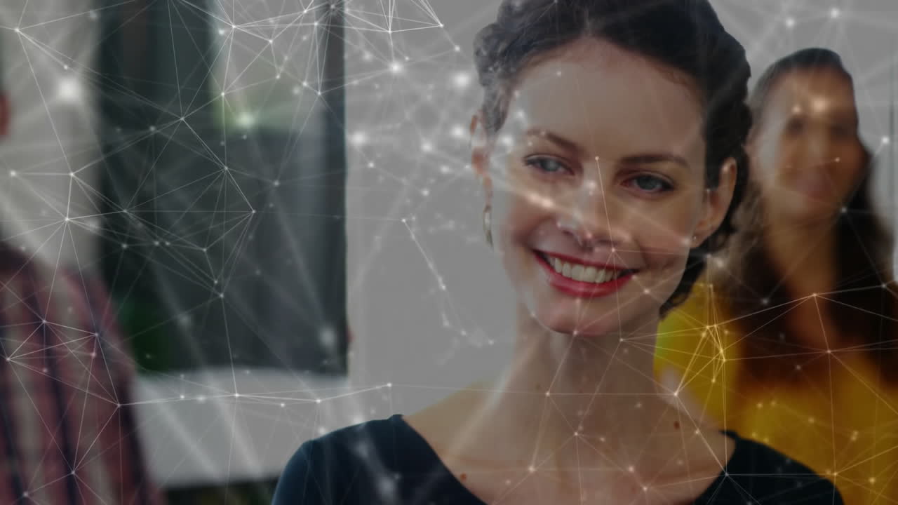 animación de conexiones sobre diversas personas de negocios sonriendo en la oficina