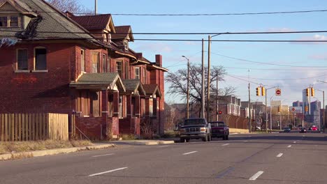 Viejo-Barrio-Ruinoso-Cerca-De-Detroit,-Michigan-1