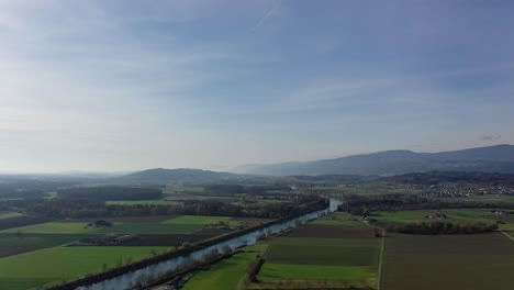 aquí puedes encontrar una gran vista de las antiguas montañas jura