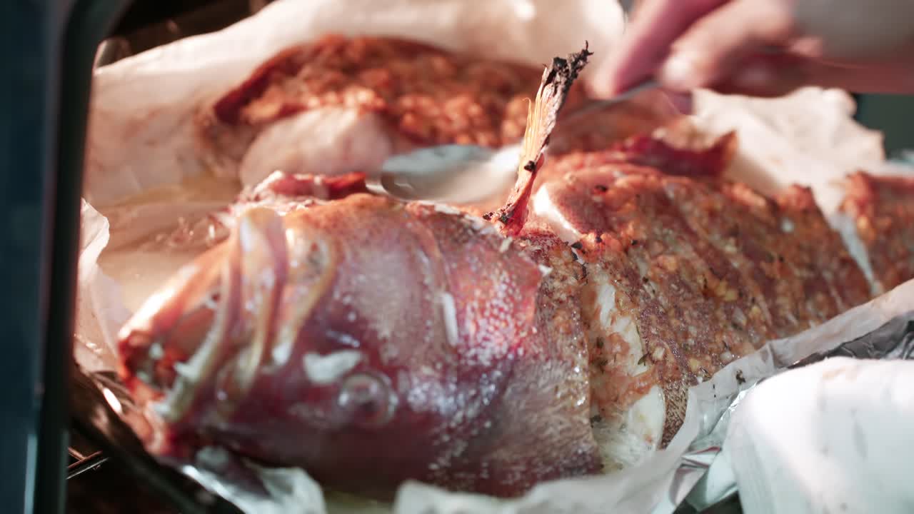 오븐 에 있는  ⁇ 은 스나퍼 의 가정 요리, 크리올 음식, 마헤 세이 ⁇ 스 2