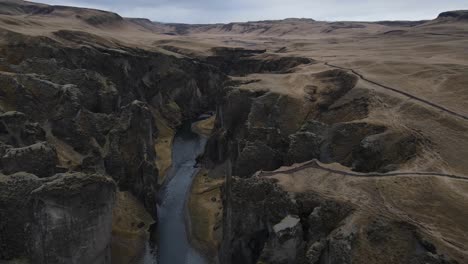 Island-Fjadrarglijufur-Canyon-Aerial-Drohne-.mp4