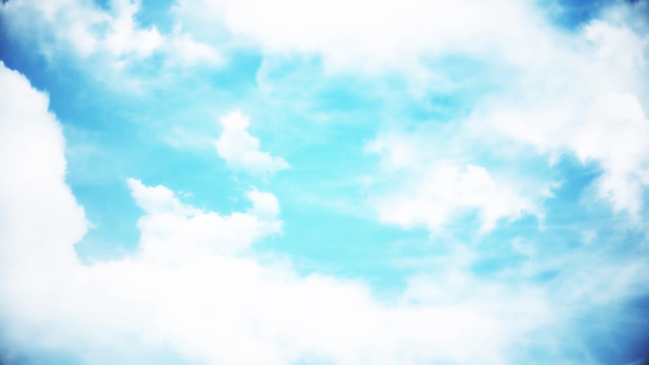 hermoso cielo azul con nubes esponjosas