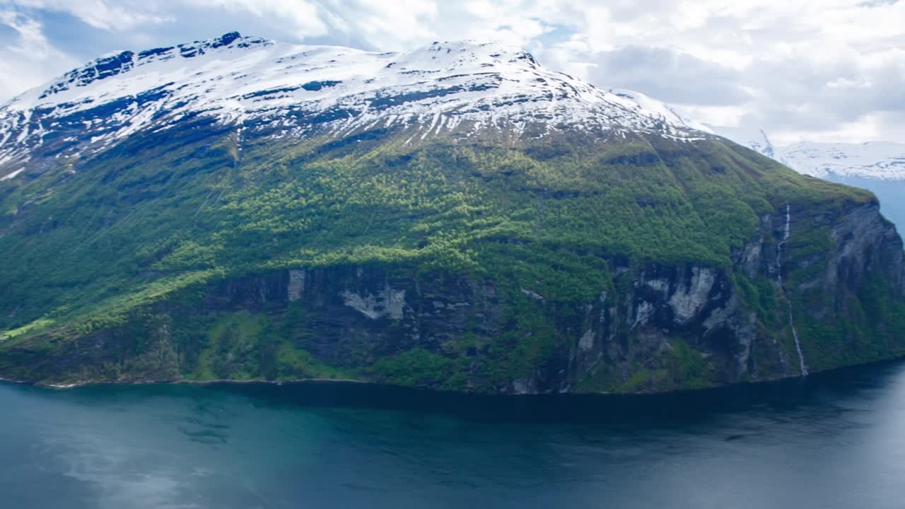 el fiordo de geiranger, noruega.