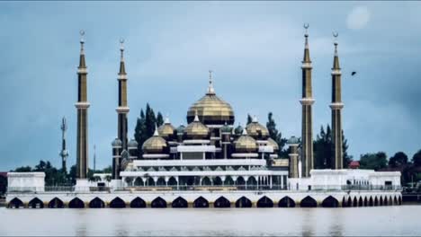 Mezquita-De-Cristal-En-Kuala-Terengganu,-Malasia,-Filmaciones-Aéreas-De-La-Mezquita-De-Cristal-En-Kuala-Terengganu,-Malasia