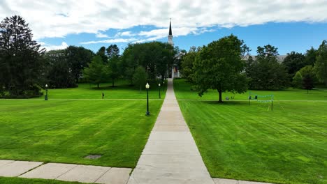 Still-look-at-the-College-Commons-on-a-beautiful-day