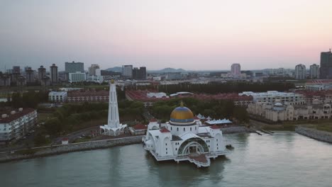 imágenes aéreas - amanecer en una mezquita, la mezquita del estrecho de melaka