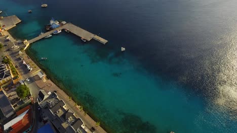 La-Ciudad-De-Kralendijk-Durante-La-Puesta-De-Sol,-Ubicada-En-La-Isla-Caribeña-De-Bonaire