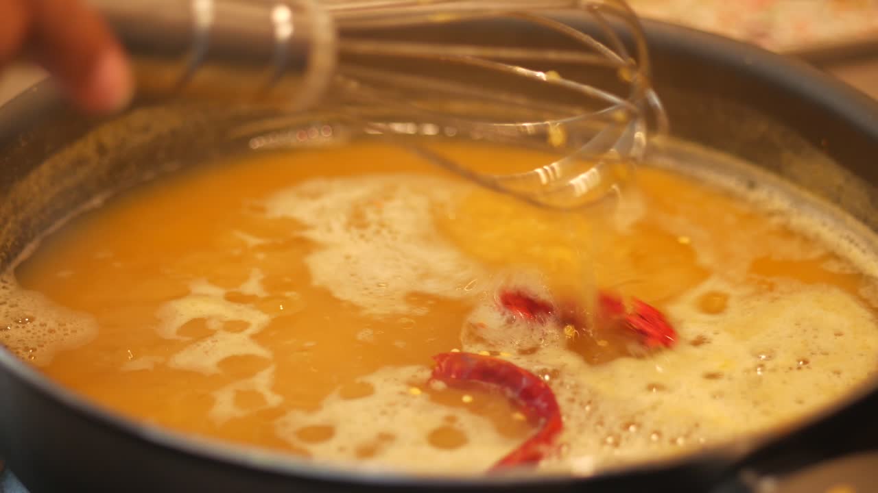 cocinar una sopa o un estofado sabrosos
