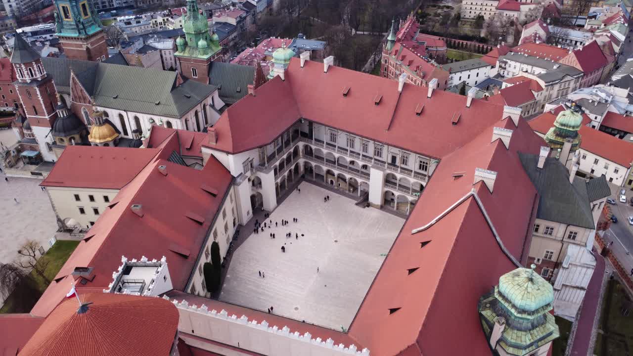 Vista Aerea del Castello Reale di Wawel e del Cortile a Cracovia, Polonia