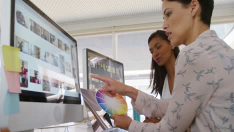 Young-women-working-in-a-creative-office