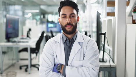 científico en el laboratorio