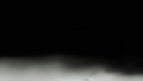 efecto de humo de vape y colisión sobre fondo negro y colisión
