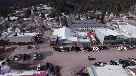 Aerial-drone-shot-of-Cloudcroft,-New-Mexico-Main-Street