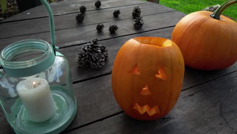 jack-o-lantern, decoración de halloween, se abre y se cierra, feliz con el resultado