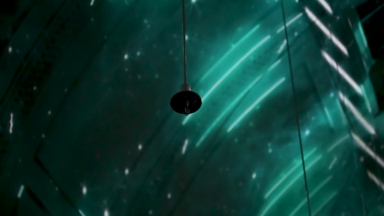 luces verdes oscuras dentro del aurorio génesis, londres, reino unido