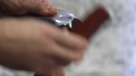 como usar una maquinilla de afeitar
