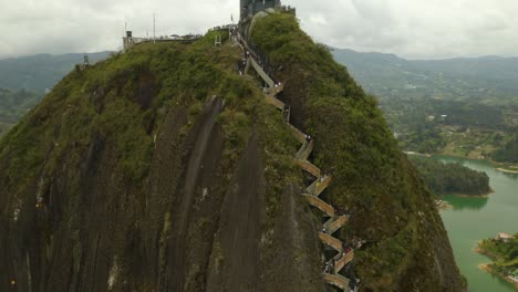 Close-Up-View-of-La-Piedra-del-Penol,-Guatape's-Famous-Rock