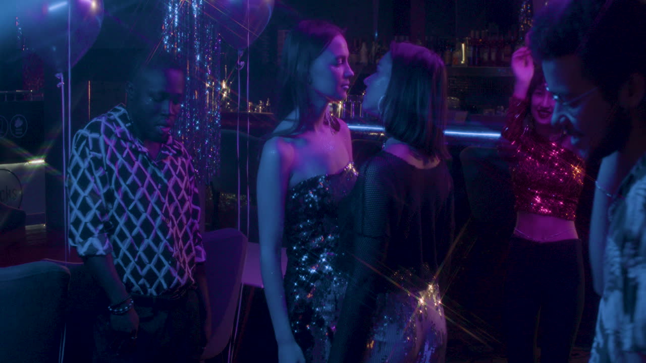 mujeres en una fiesta