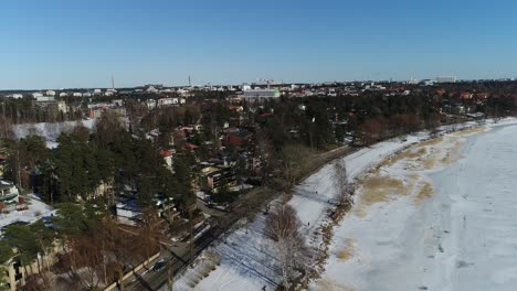 Drohnenaufnahmen-Der-Wunderschönen-Finnischen-Natur-Im-Winter