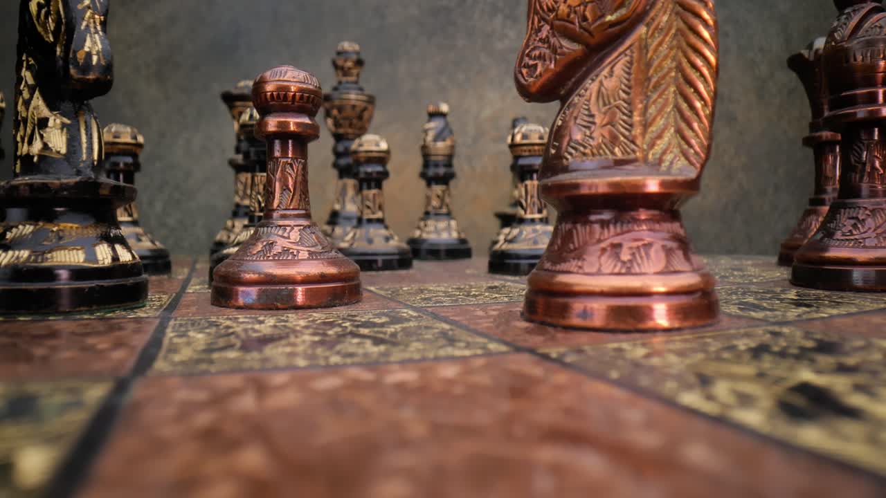 빈티지 체스 사이의 카메라의 비행. 슈퍼 매크로 클로즈업.