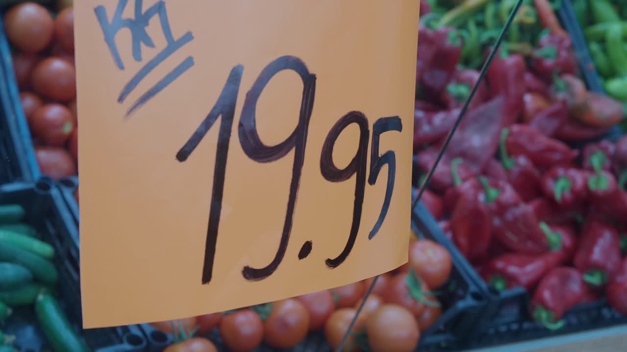 Price tag for produce at a market