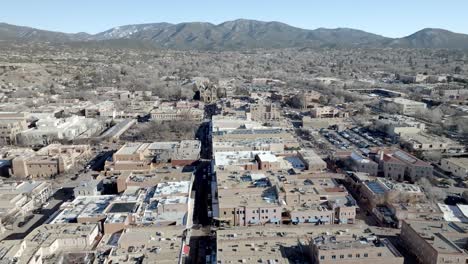 Downtown-Santa-Fe,-New-Mexico-with-drone-video-wide-shot-moving-down