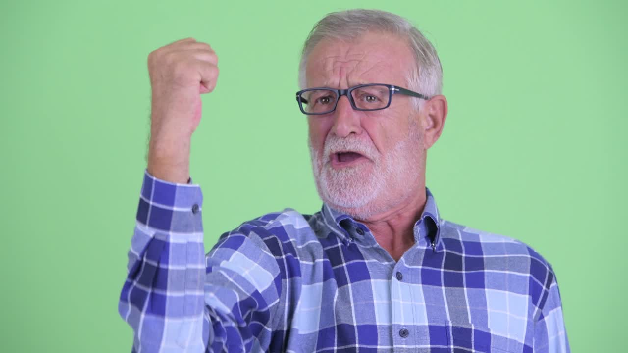 hombre hipster con barba y guapo.