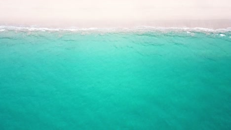 vista aérea del colorido paraíso de la playa destino de viaje