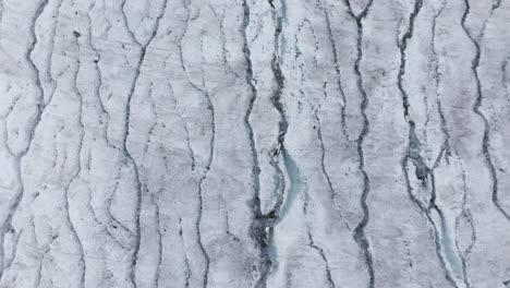Cracks-on-surface-of-Fellaria-of-Valmalenco-glacier-in-Italy