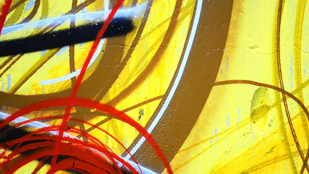 Graffiti sur une clôture. Dessin abstrait.