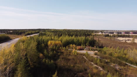 Vista-Aérea-De-La-Aldea-De-La-Nación-Cree-Chisasibi-Eeyou-Istchee-Baie-james-Quebec-Canadá