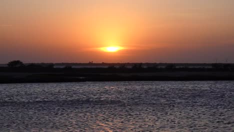 Puesta-De-Sol-De-Lapso-De-Tiempo-En-Un-Pantano-En-Texas