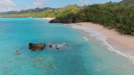 la playa prístina de playa breman, las galeras en la república dominicana