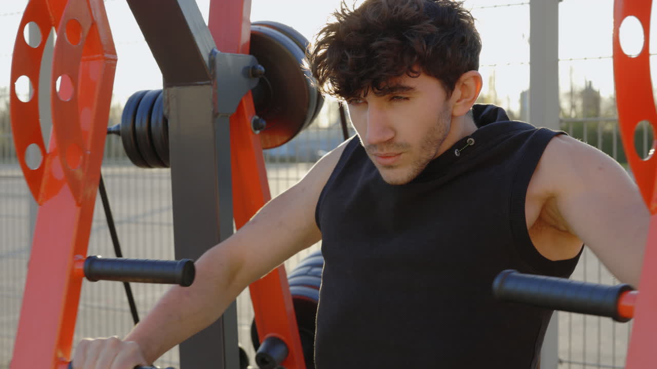 hombre que trabaja al aire libre