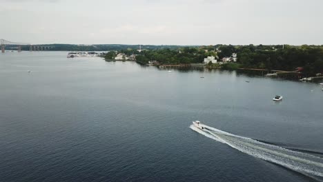 Perth-Amboy-NJ-Waterway,-Boats-and-Places