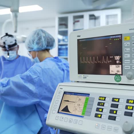 patient heartbeat at the screen