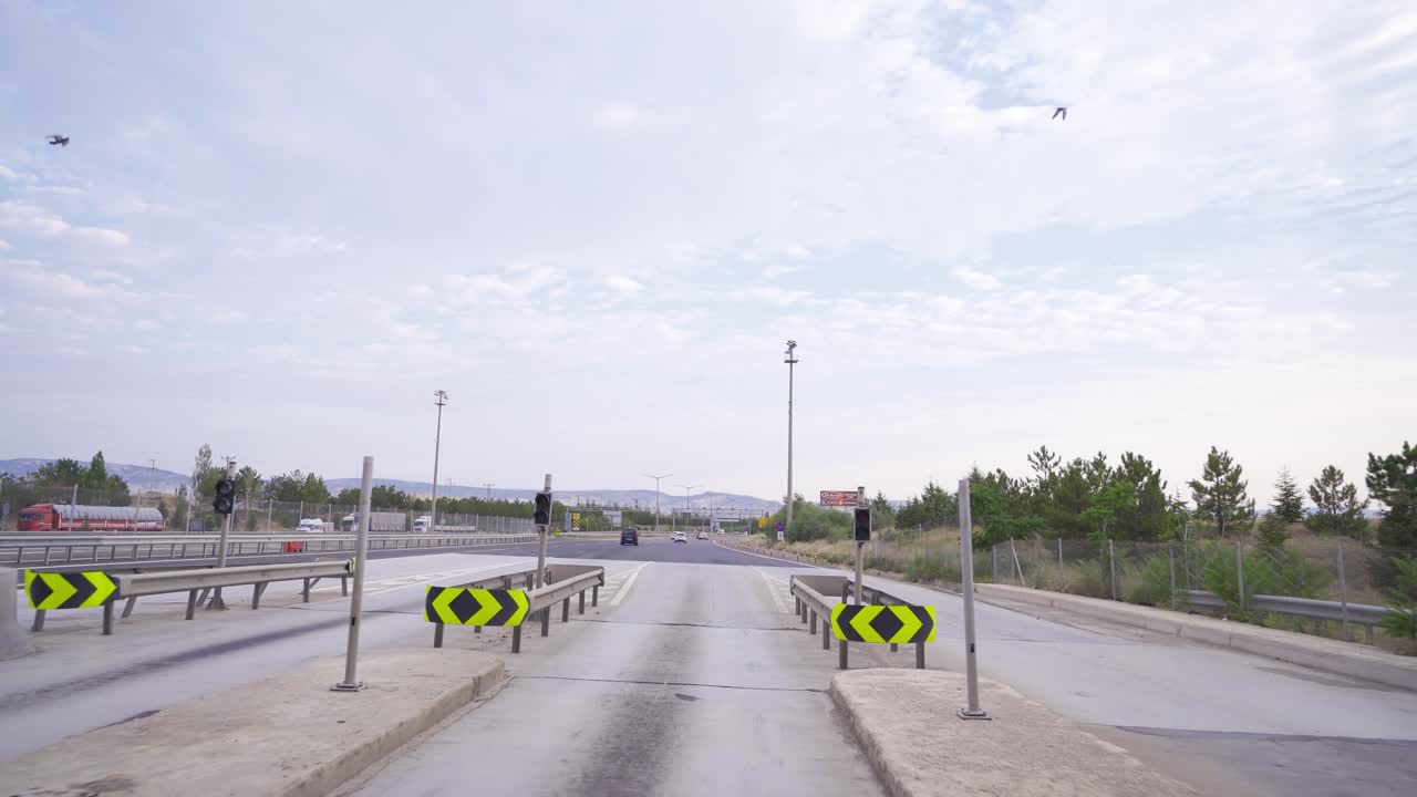 автомагистральные платные кабинки.