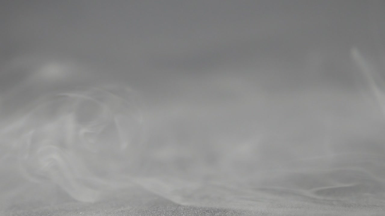 회색 배경으로  연기 효과.