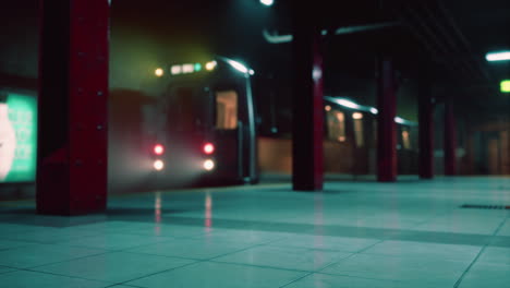 Estación-De-Tren-Vacía-Durante-La-Pandemia-De-Covid-19