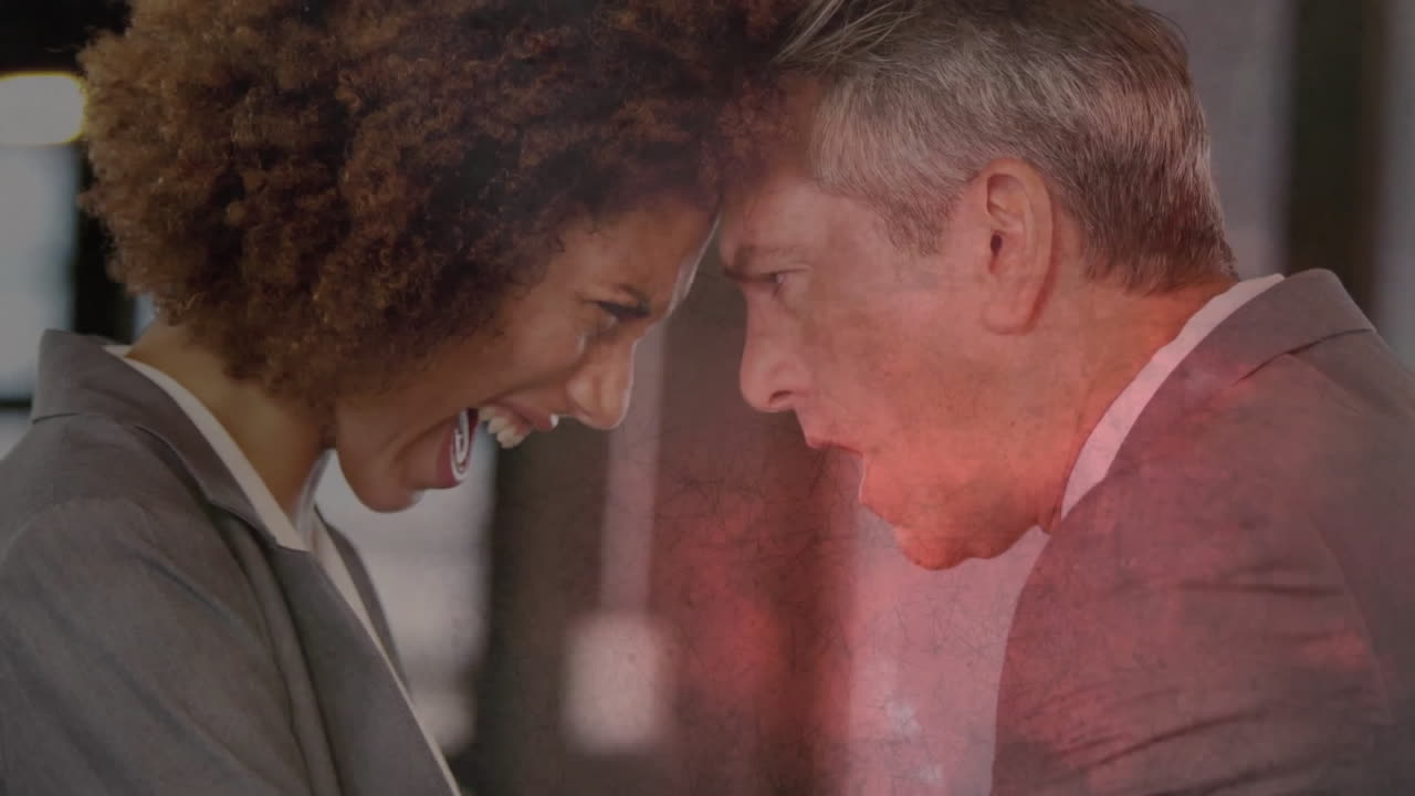 анимация светящихся огней над разнообразными бизнесменами, приветствующими в офисе