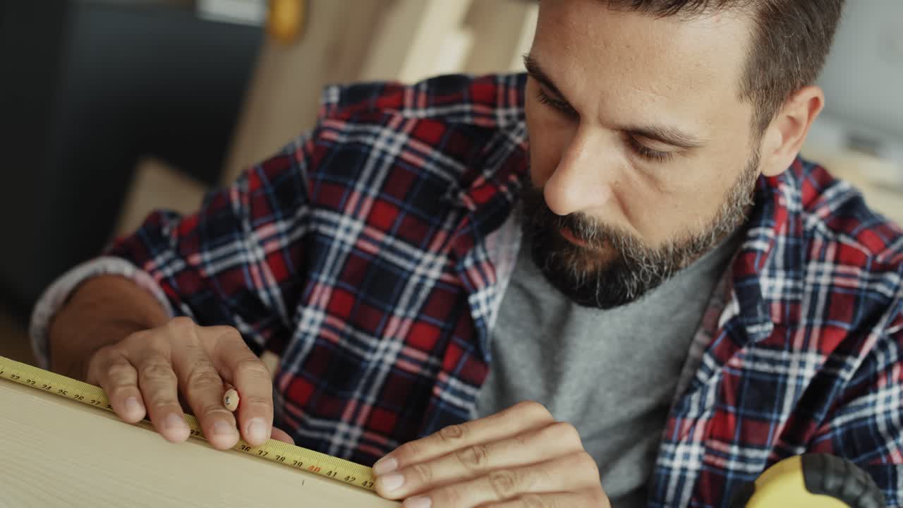 측정 을 표시 하는 목수 의  ⁇ 드헬드 비디오