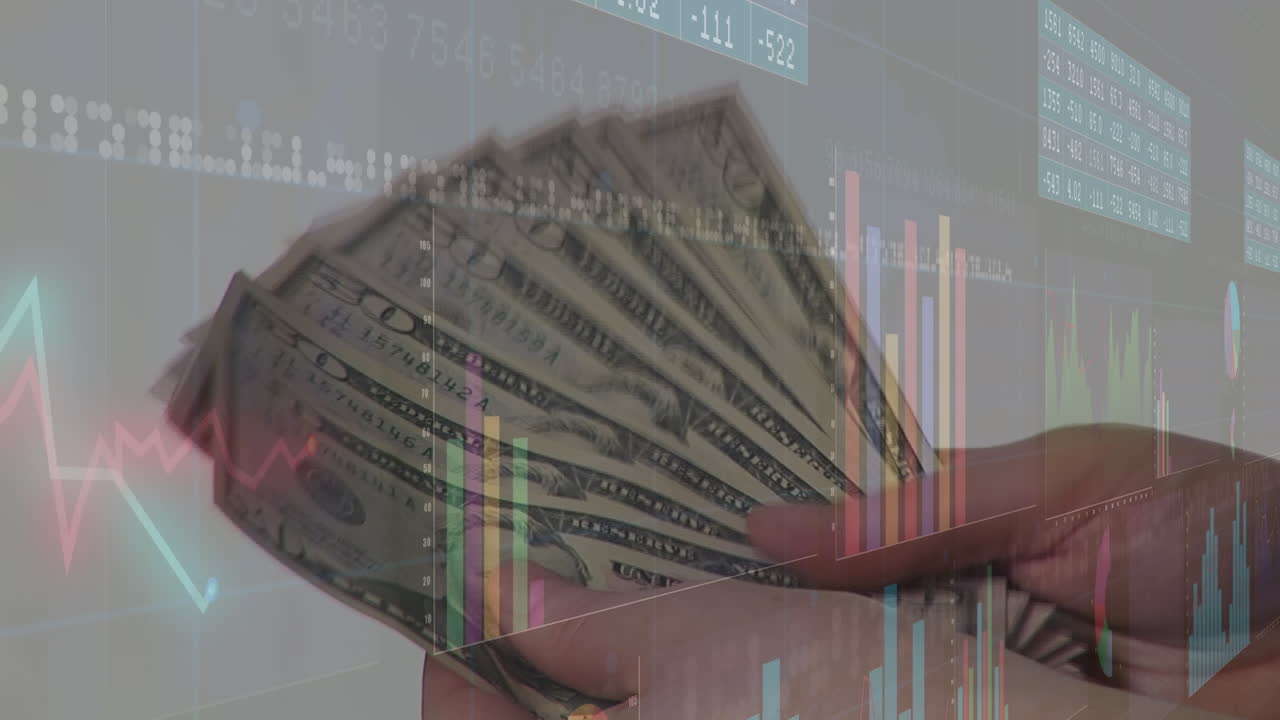 animación del procesamiento de datos sobre la mano con billetes